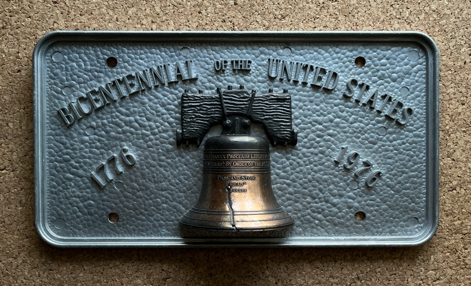 Vintage 1976 US Bicentennial Liberty Bell 3D Metal Plaque License Plate 1776