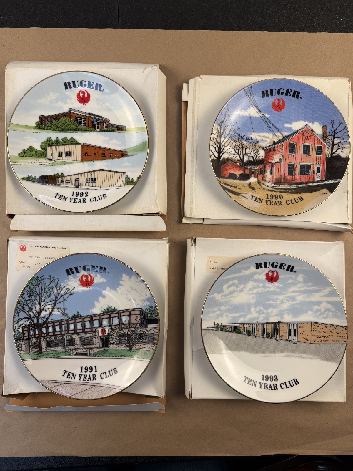 SET OF 4 VINTAGE STURM RUGER 10 YEAR CLUB DISPLAY PLATES IN BOX 1990-1993 (#RG6)