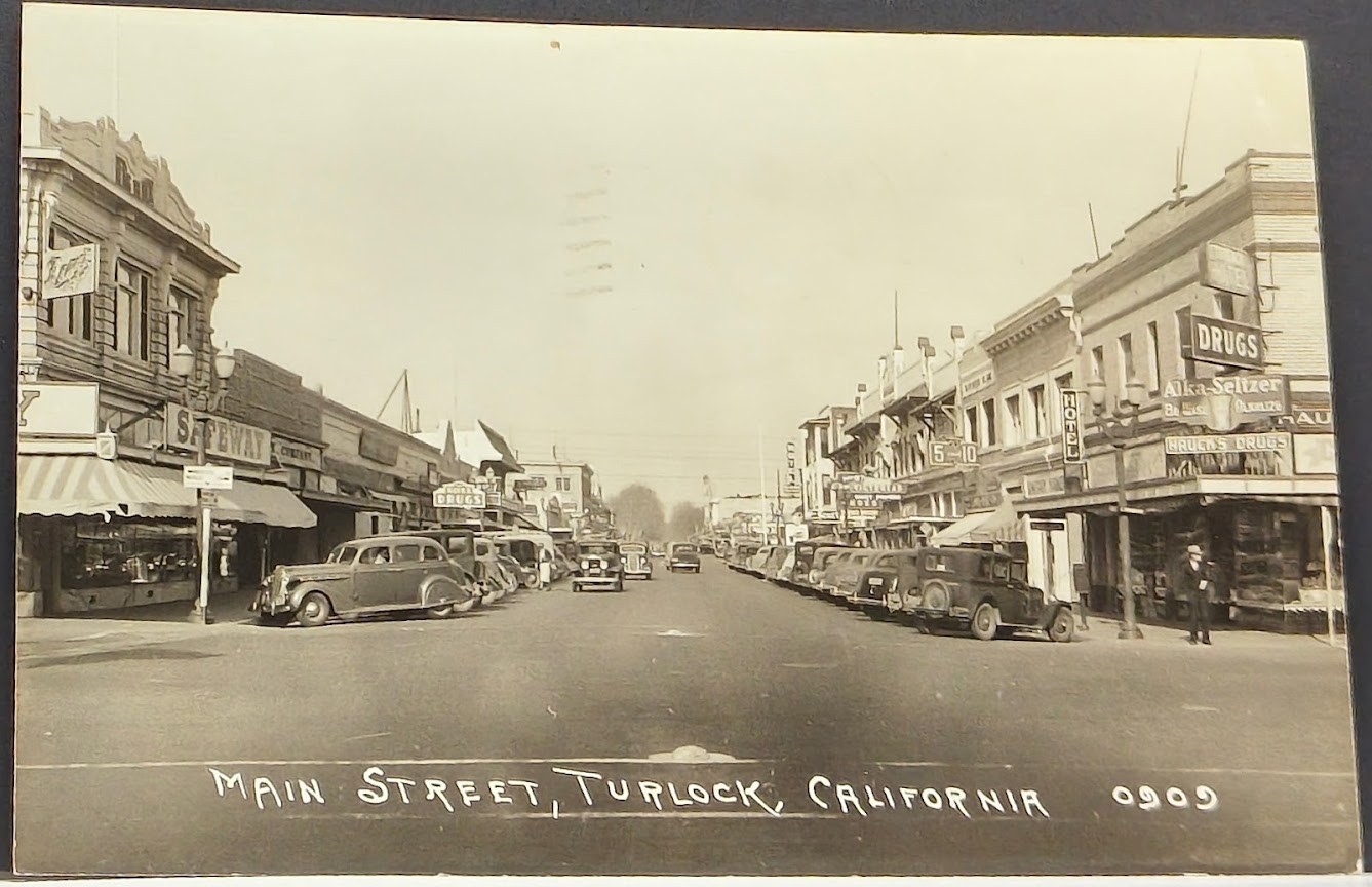 RPPC ~ Main Street in Turlock, California ~ SAFEWAY, Alka Seltzer Signs 1943