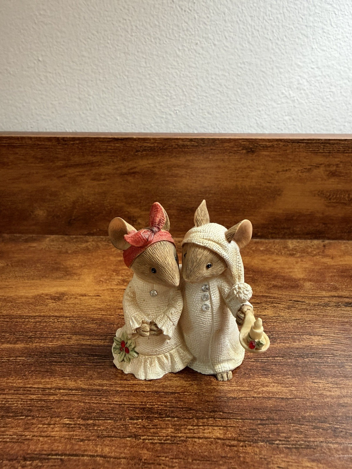 Enesco 2017 The Heart of Christmas Mice Couple With Candle 4057651