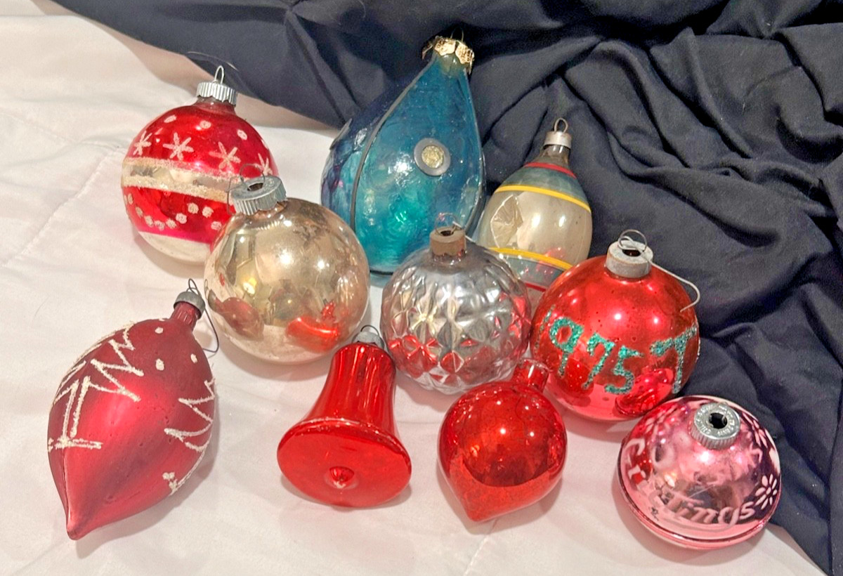 mixed lot of 10 Vintage shiny brite christmas tree ornaments Bell Indent Glitter