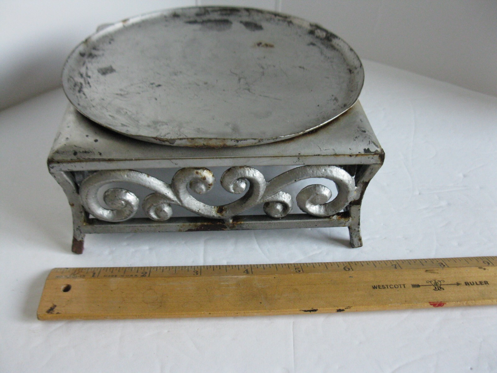 OLD VINTAGE FOOTED METAL Pedestal Riser PLATEAU  6 1/2\
