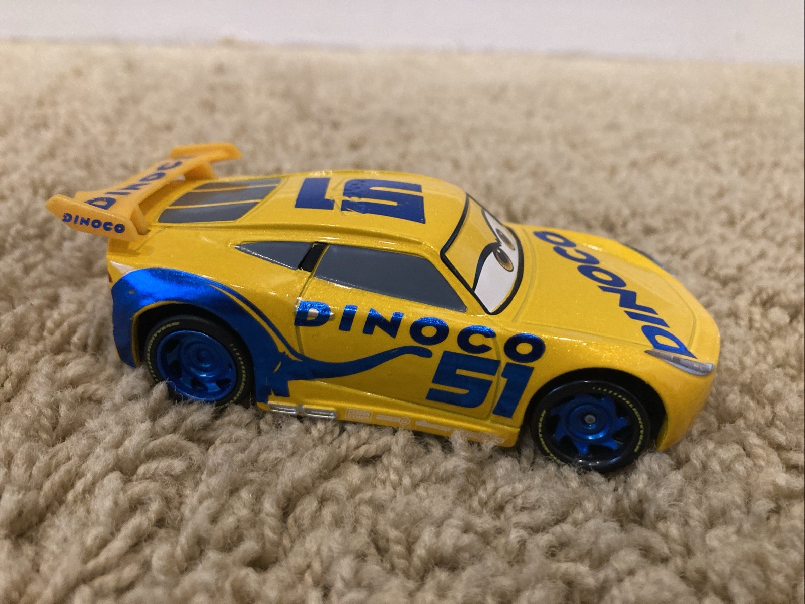 DINOCO 51 CRUZ RAMIREZ DISNEY PIXAR CARS YELLOW DIE-CAST PULL BACK TOY CAR