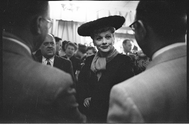 Photo:Lucille Ball 1968 Homecoming Crowded Indoor Event Photo