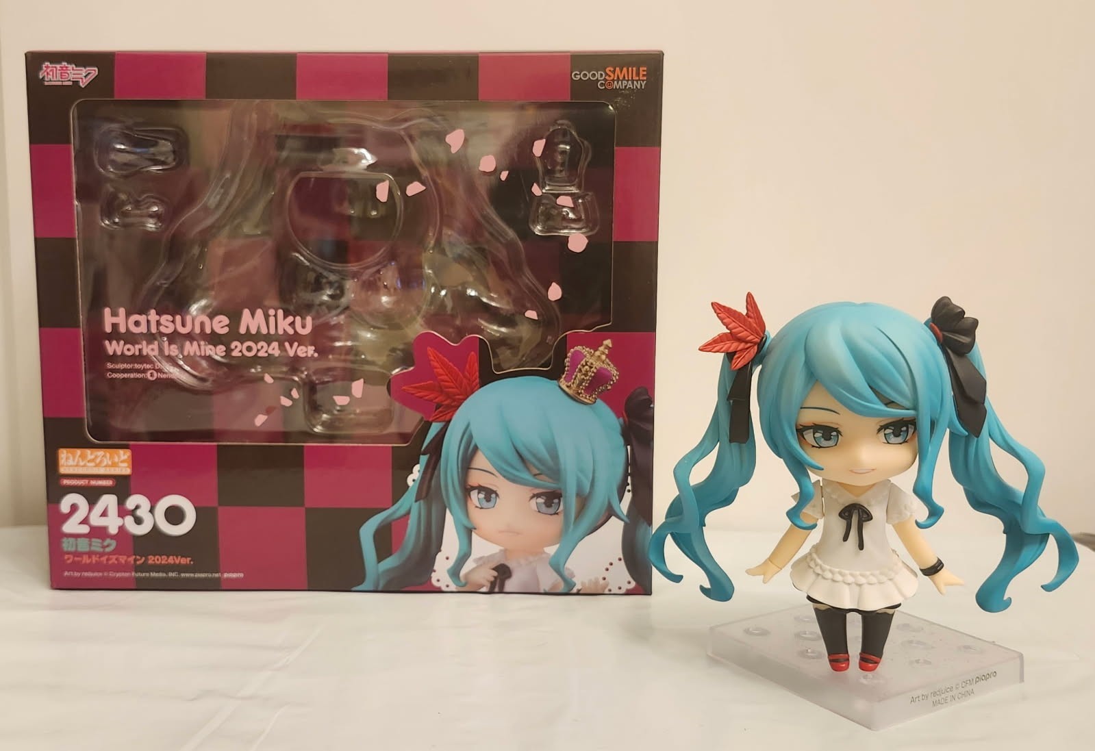 Nendoroid #2430 Hatsune Miku World Is Mine 2024 Ver. Pre-owned