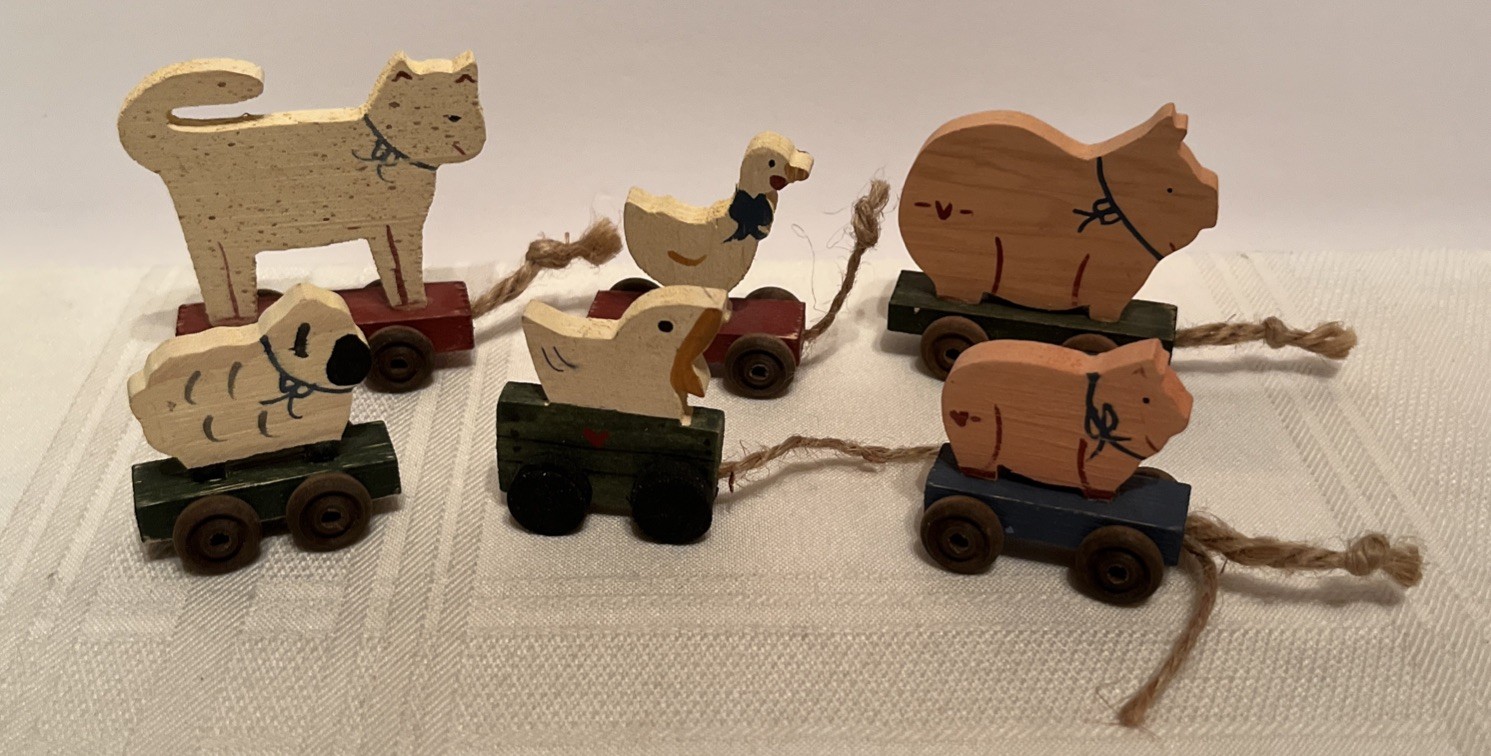6 Vintage Wooden Primitive Distressed Hand Painted Amish Animal Figures