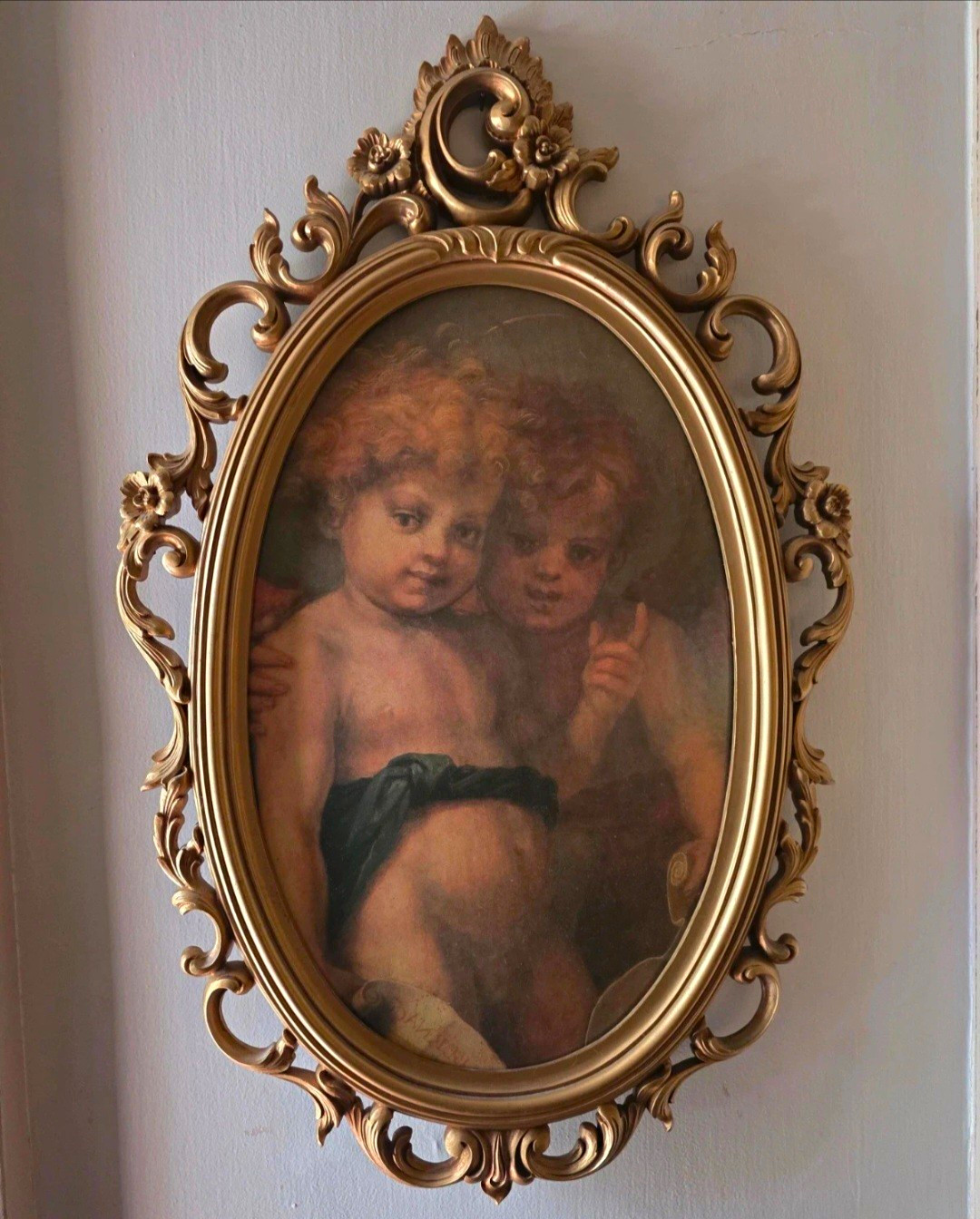 vintage 1969 Syroco Ornate Gold Oval ornate Frame No. 2314 , 25.75\