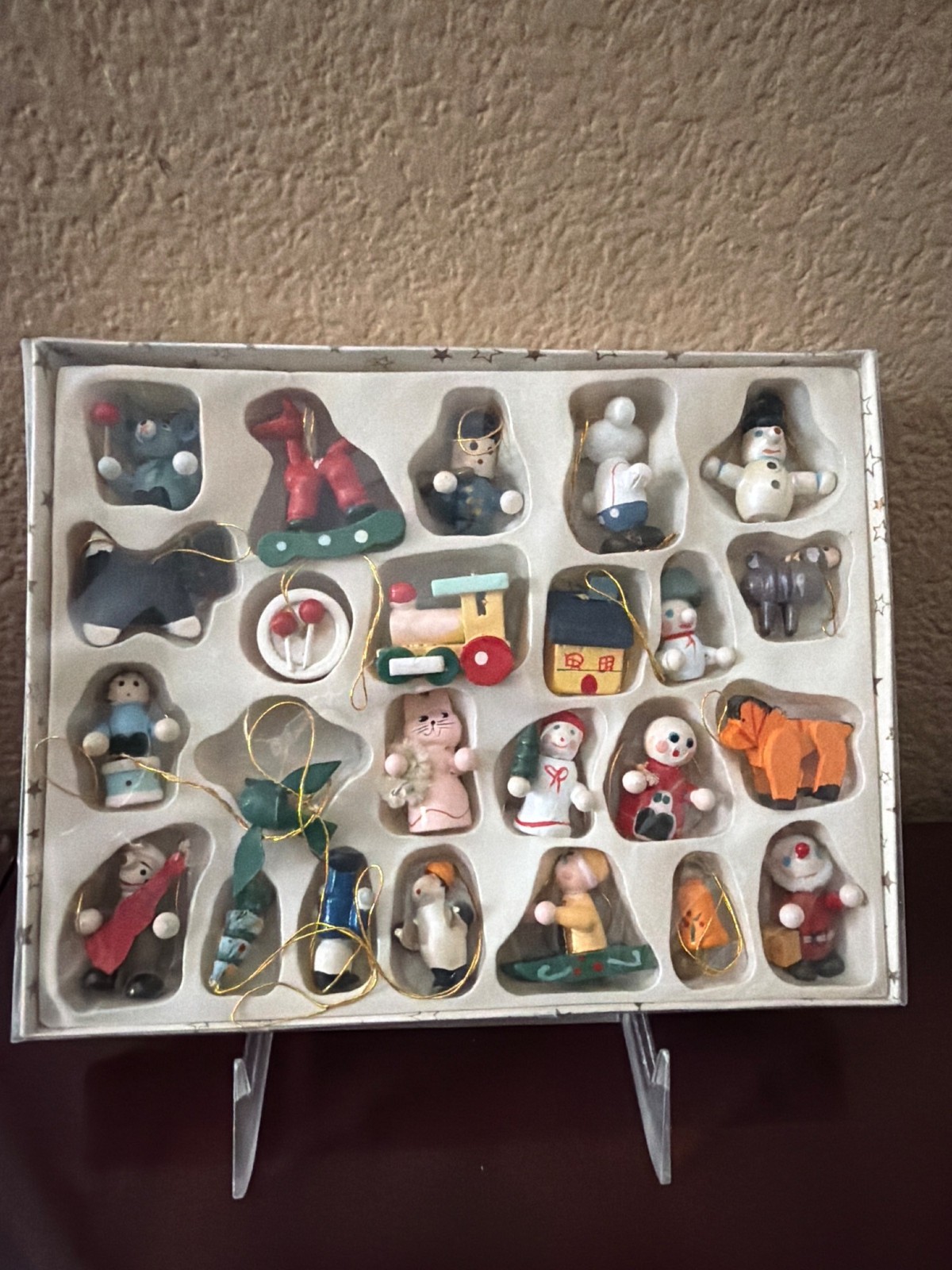Vintage Leewards 24 Mini Wooden Christmas Ornaments Boxed Set Folk Art