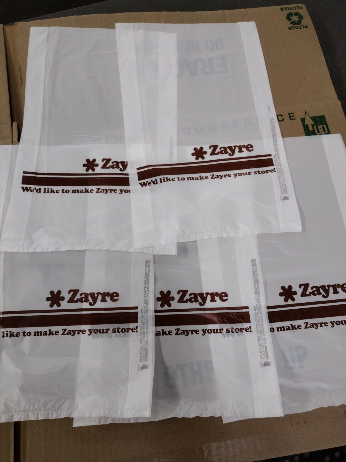 5 Vintage Zayre Shopping Bags -- Never opened or Used -- NEW - with store motto