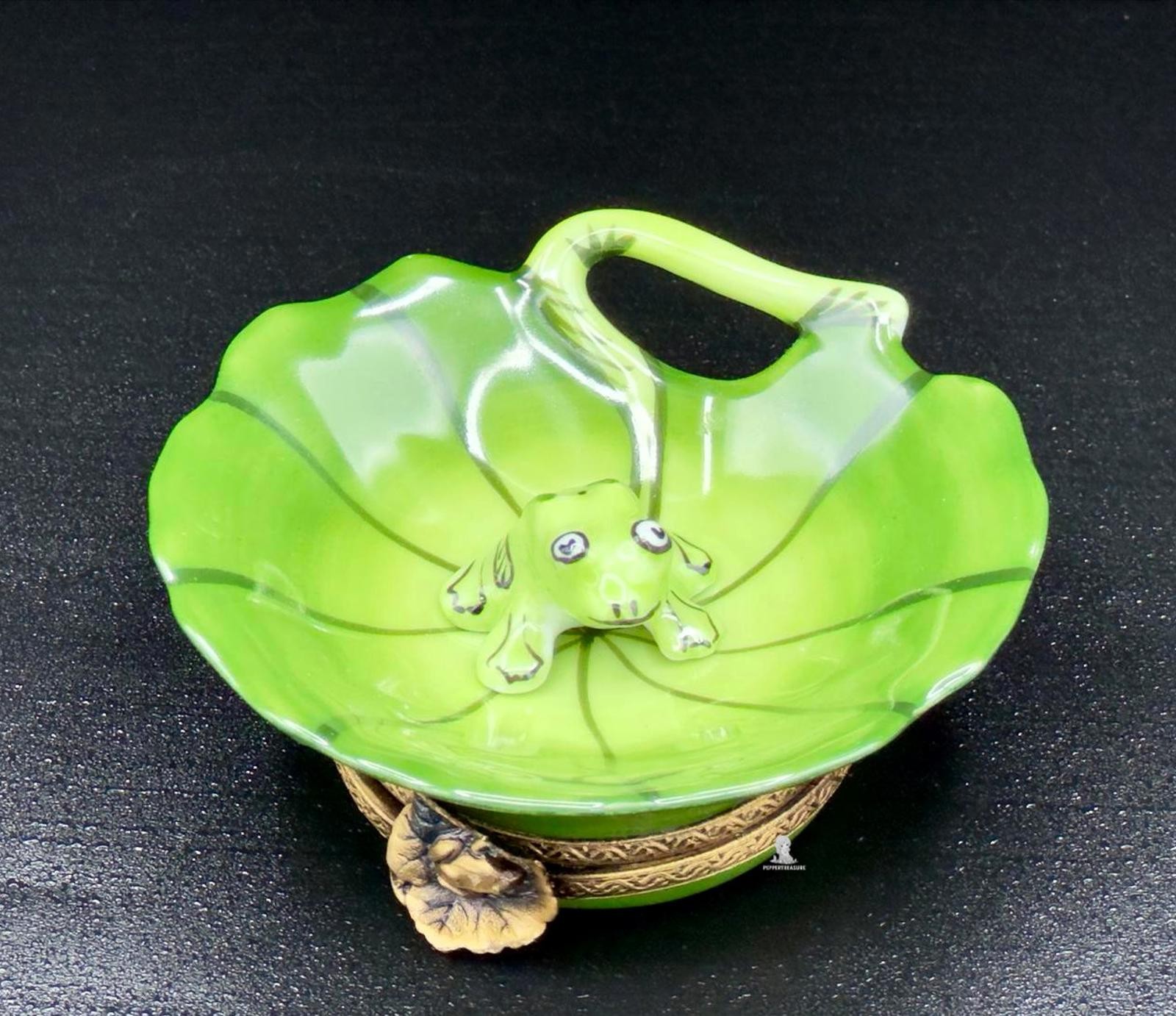 Limoges Authentic GR Peint Main Frog on Lily Pad Trinket Box Hand Painted France