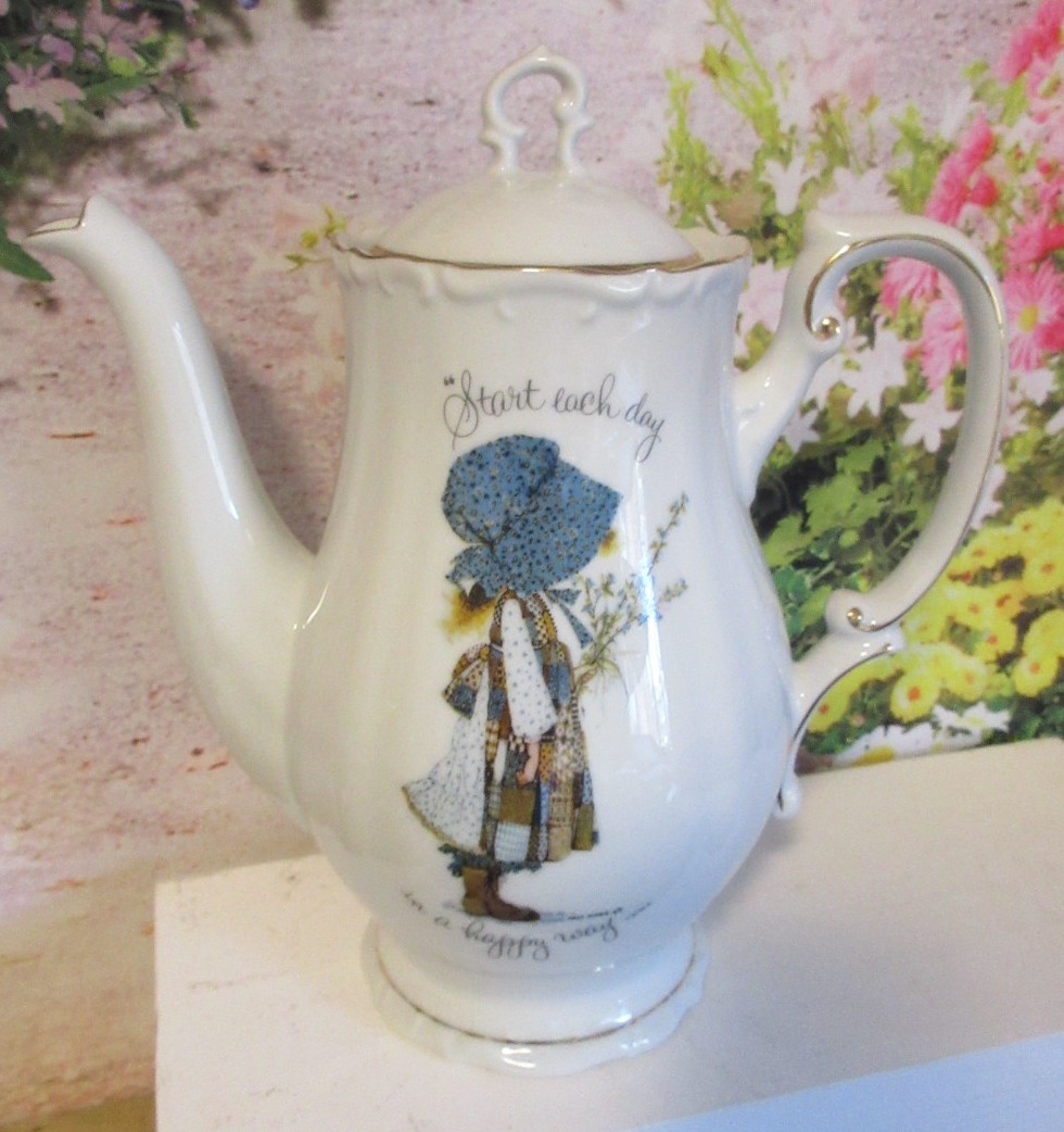 Vintage 1973 Holly Hobbie Porcelain Teapot \