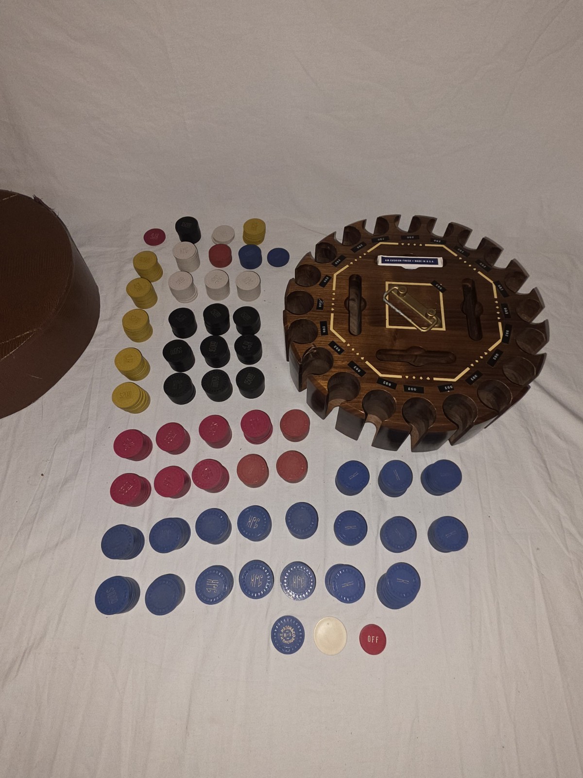Vintage H.E. Mason & Co 494 Poker Chip Set MD-44 Hub Clay Chips Wood Carousel