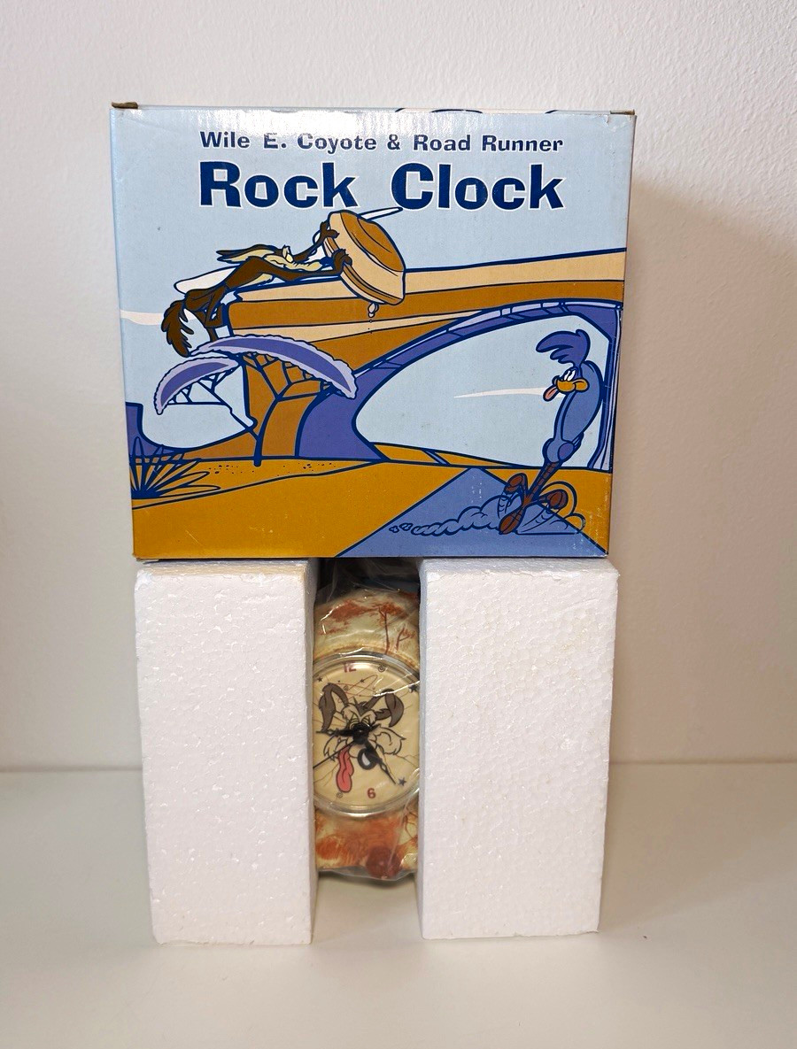 Acme Blueprint Co. Looney Tunes Wile E. Coyote & Road Runner Rock Alarm Clock