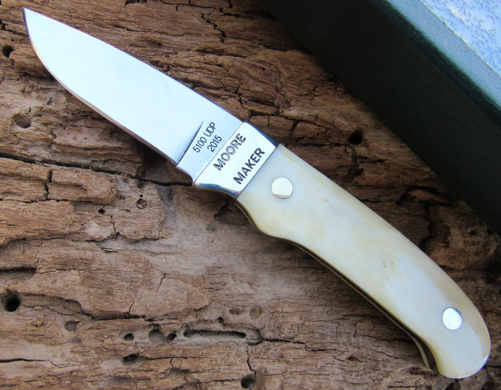 NEW MOORE MAKER FIXED BLADE KNIFE 5100 UDP -SMOOTH BONE -LEATHER SHEATH -7\