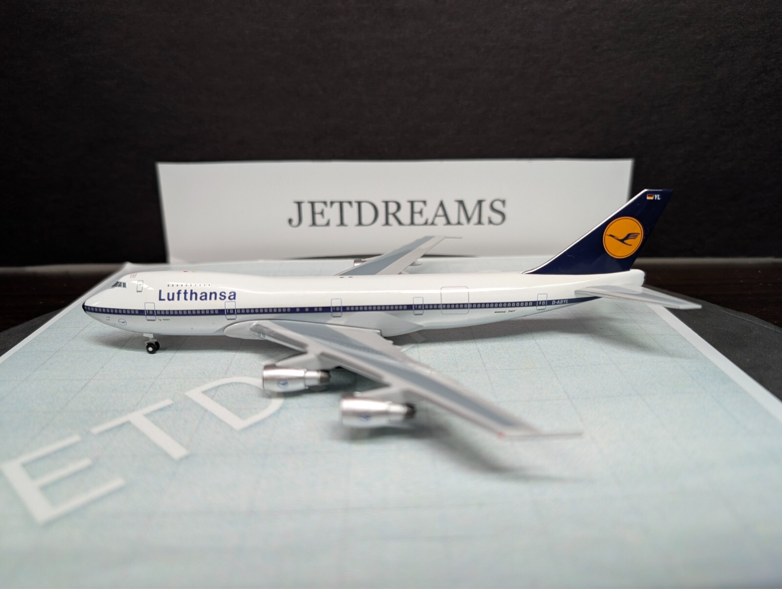 1/400 LUFTHANSA BOEING 747-200 1980'S COLORS D-ABYL 