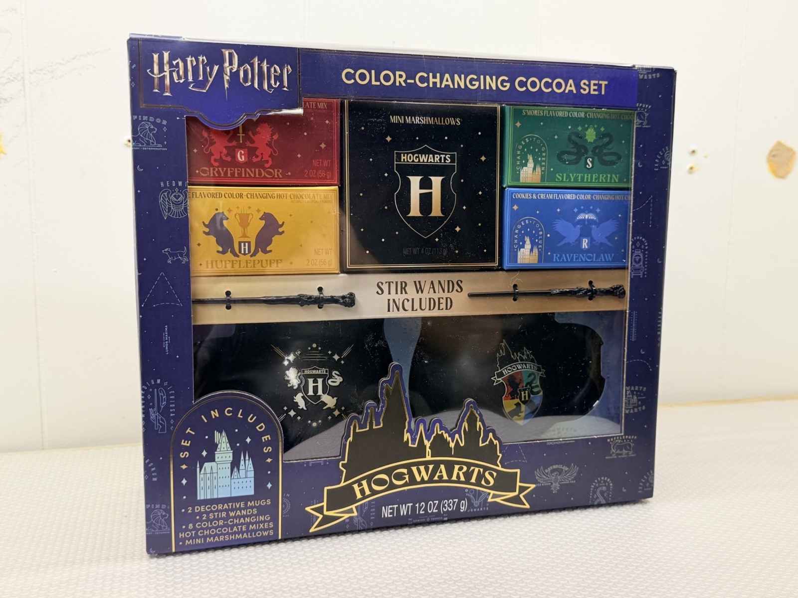 NEW Harry Potter Color Changing Hot Cocoa Set 2 Mugs 2 Stir Wands 8 Mixes
