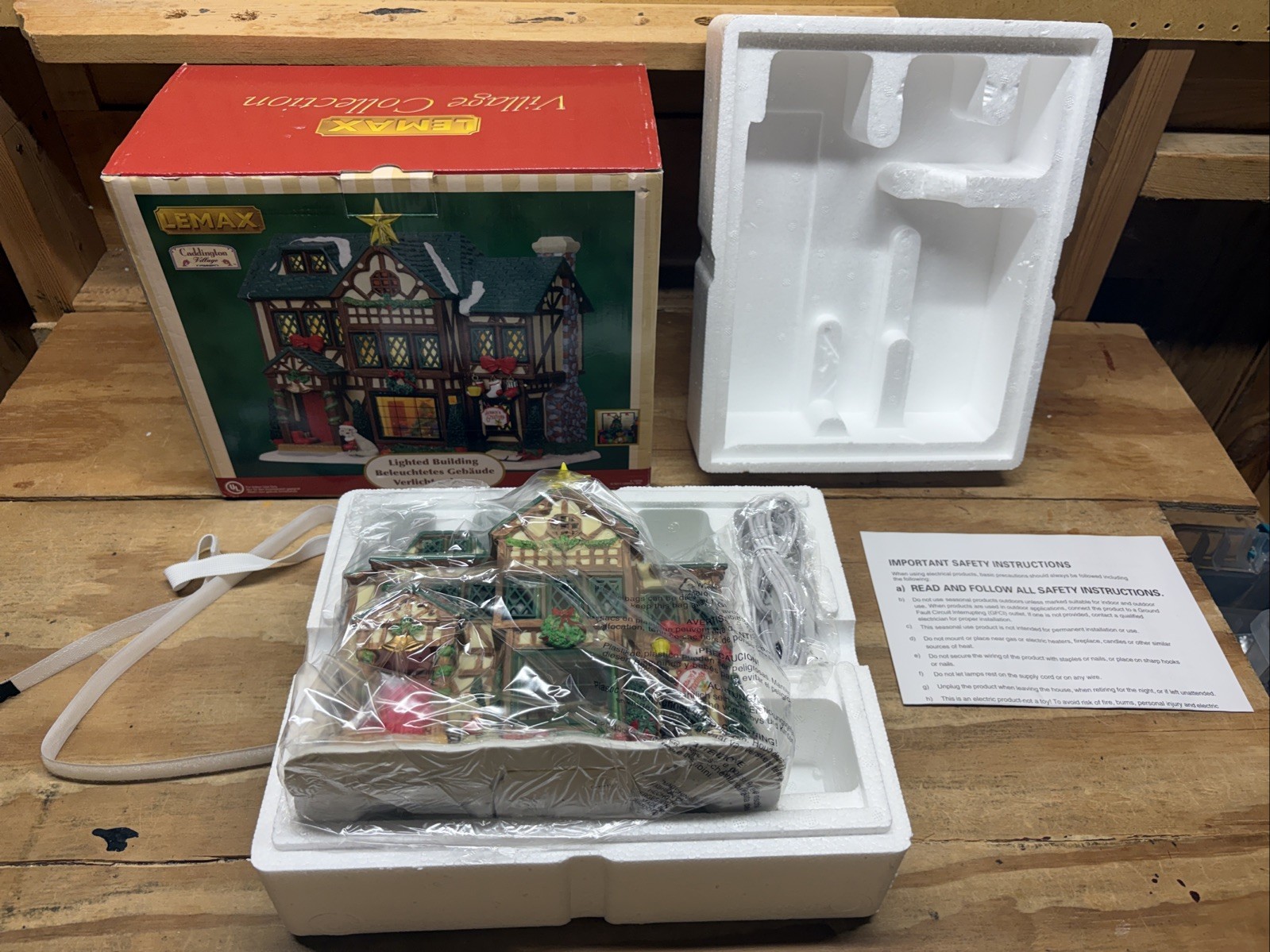 Lemax Caddington Village TUDOR STYLE HOUSE #15205 RETIRED 