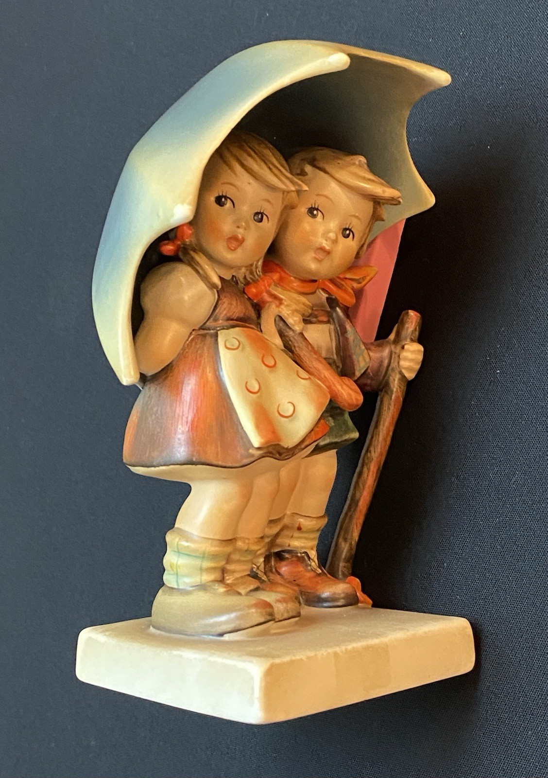 GOEBEL HUMMEL 71 Stormy Weather TMK 3 Figurine 6” 1960-72 Boy & Girl Umbrella
