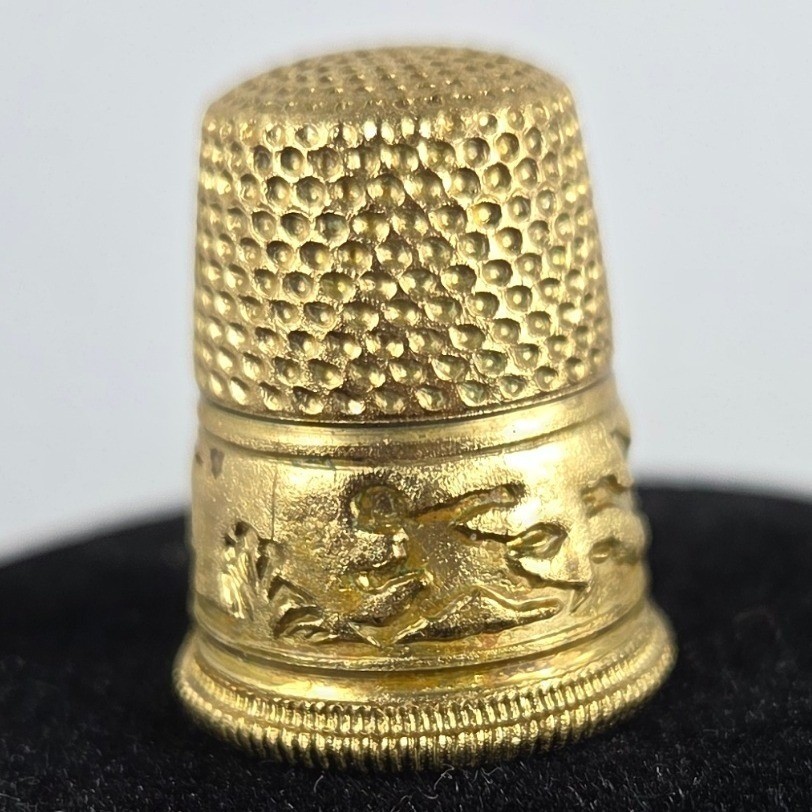 Vintage Gold Tone Embossed Thimble Ducks Landscape Nature Collectible Sewing