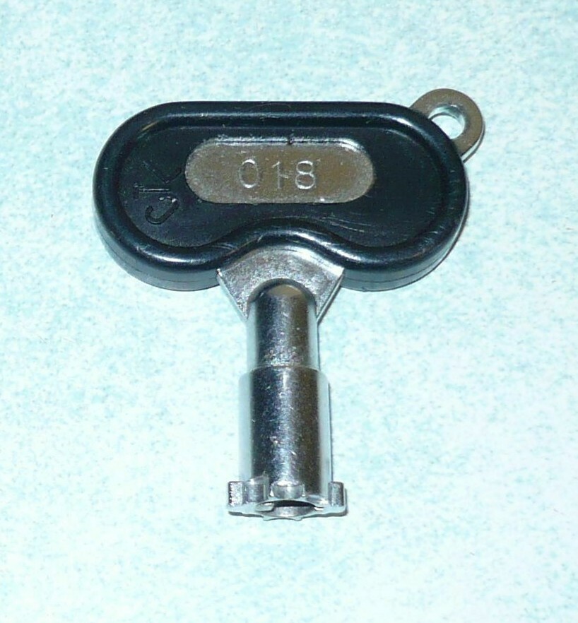 Pachislo Skill Stop Slot Machine Door Key Sammy Rodeo Aristocrat OEM - NEW