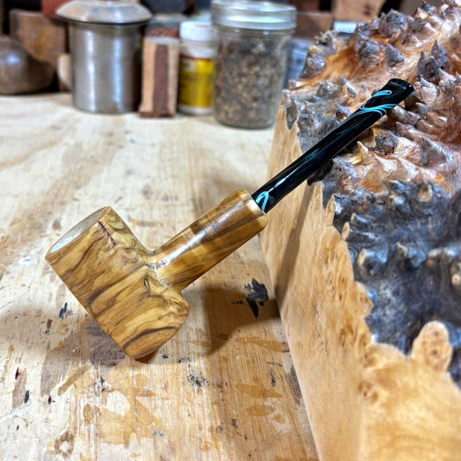 Olive wood Poker pipe with dark green ripple straight acrylic stem