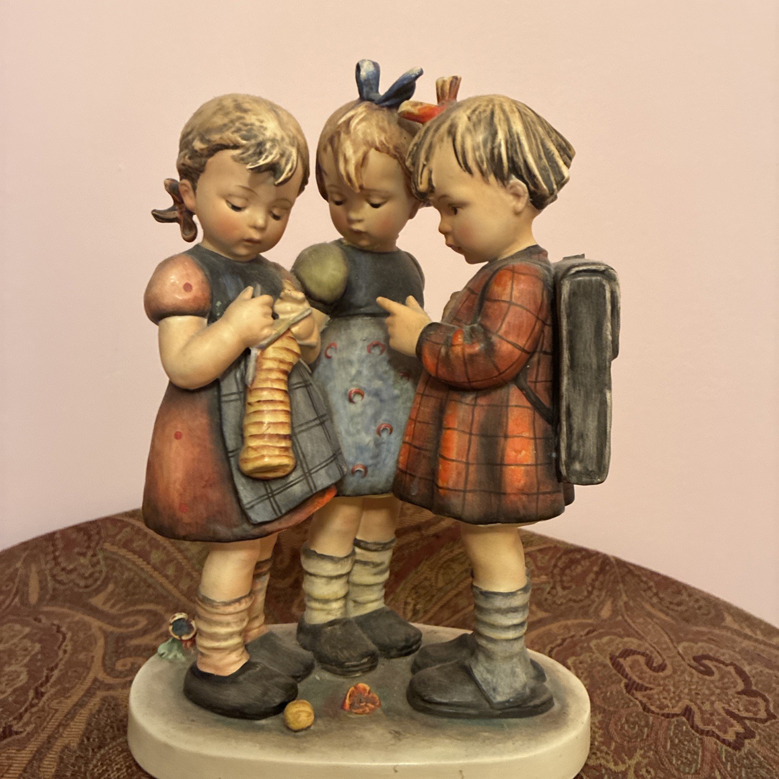 Vintage M.I. HUMMEL 3 School Girls Knitting Figurine #177 RARE 