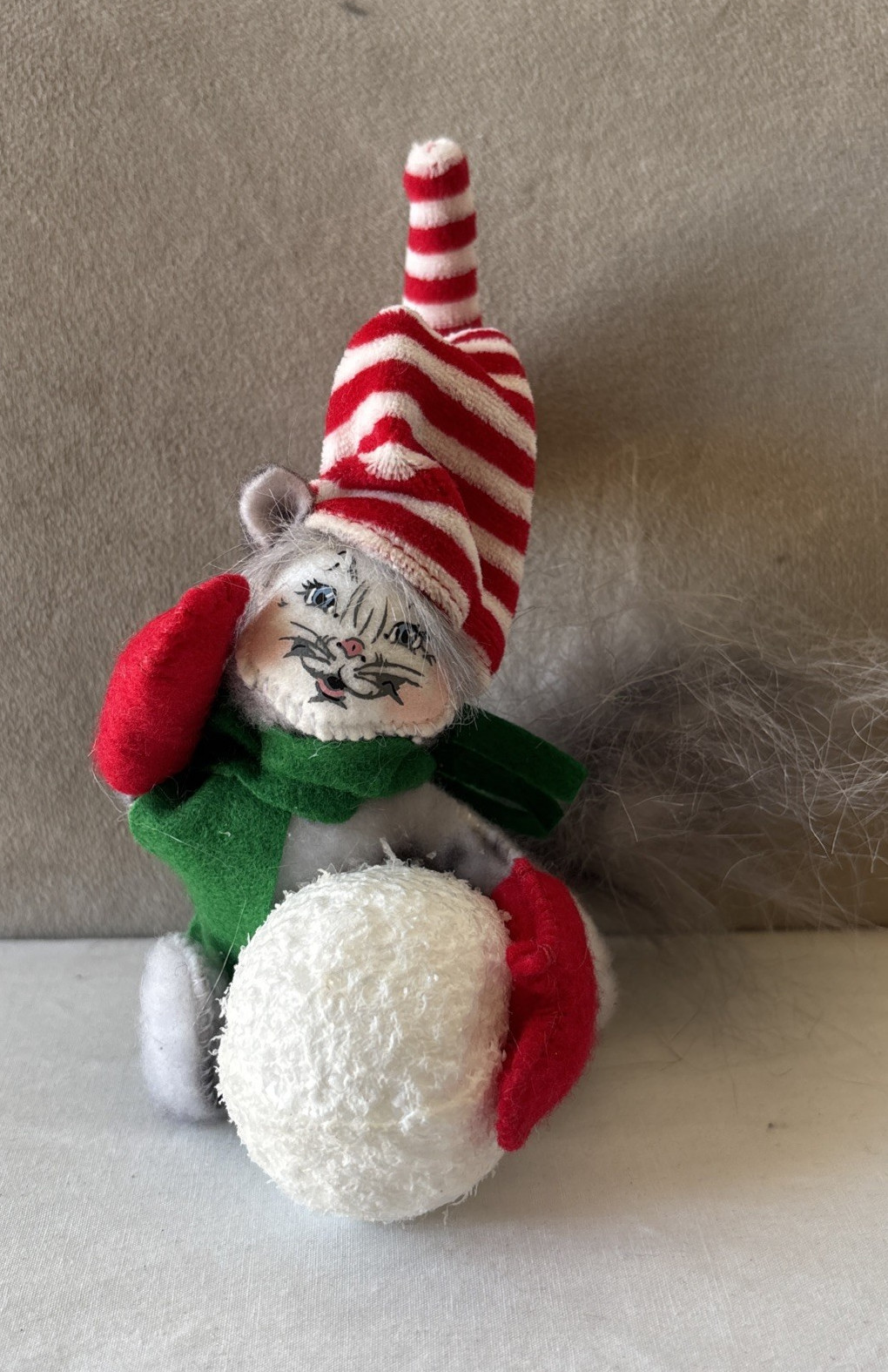 Annalee Christmas Cat Figurine 2014 Snowball Red Stripe Hat 5\