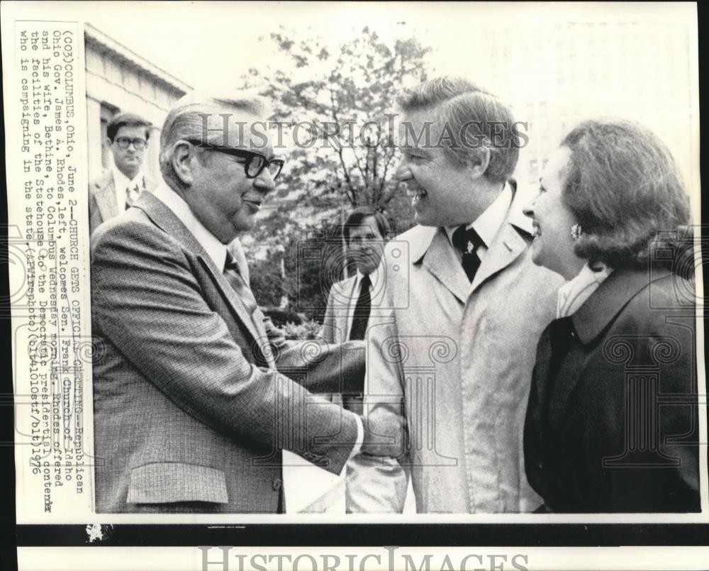 1976 Press Photo Ohio Gov. James Rhodes, welcomed Idaho Sen. Frank Church,
