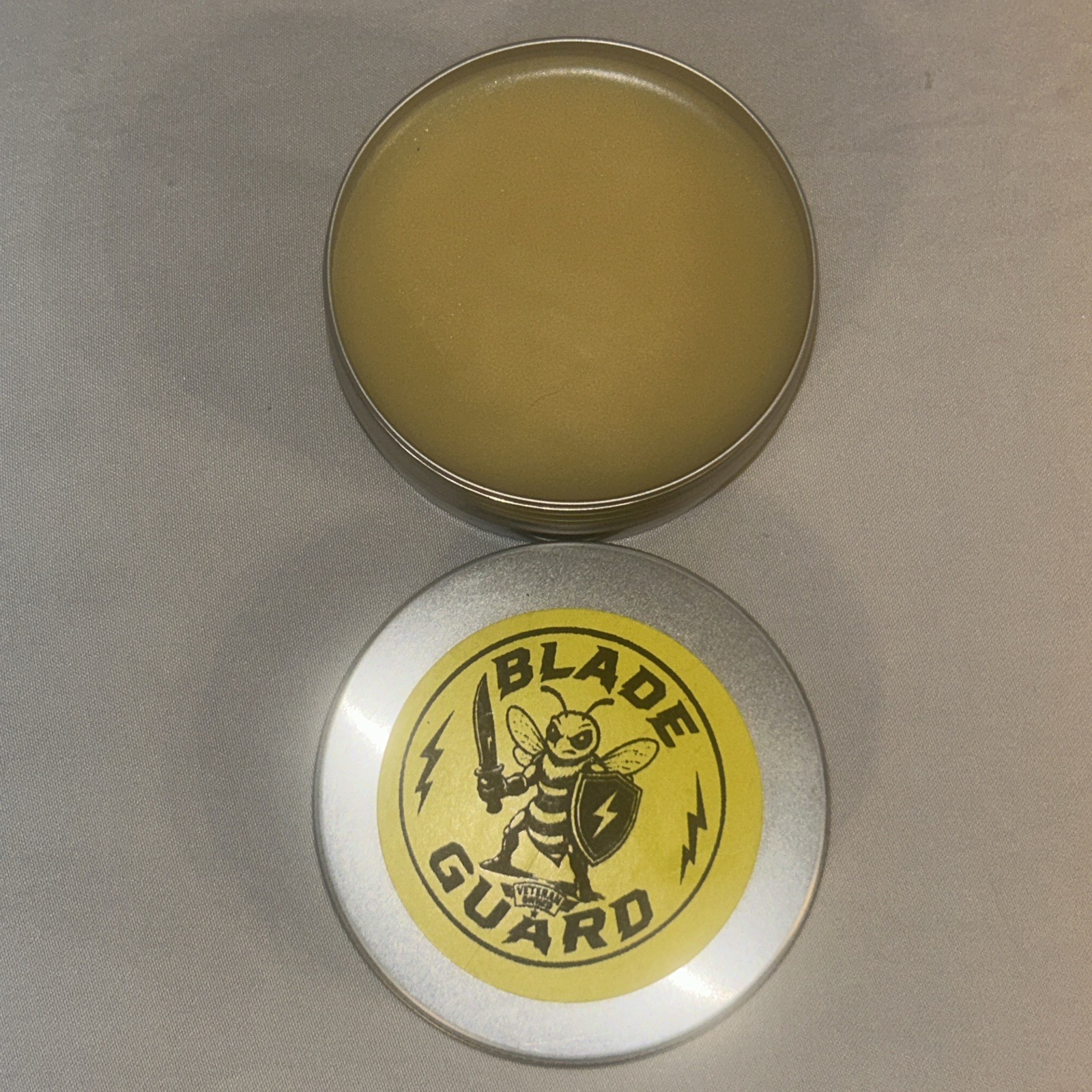 Blade Guard L,  Blade Wax for All Knives, Leather, Wood Surface & More 2 Oz