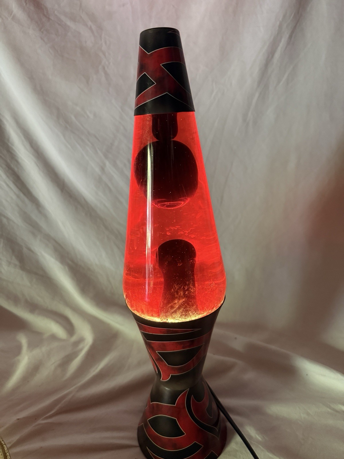 VTG Spencer’s Schylling Tribal Red Black The LAVA Lamp 4518 Purple Wax Red Liq