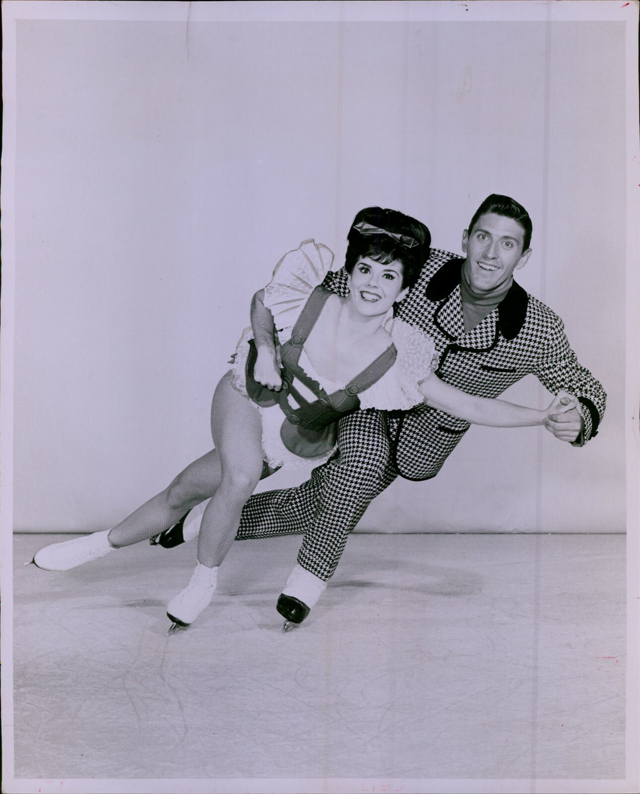 LG794 1967 Original Photo DOROTHYANN NELSON RICHARD DWYER Ice Follies Skaters