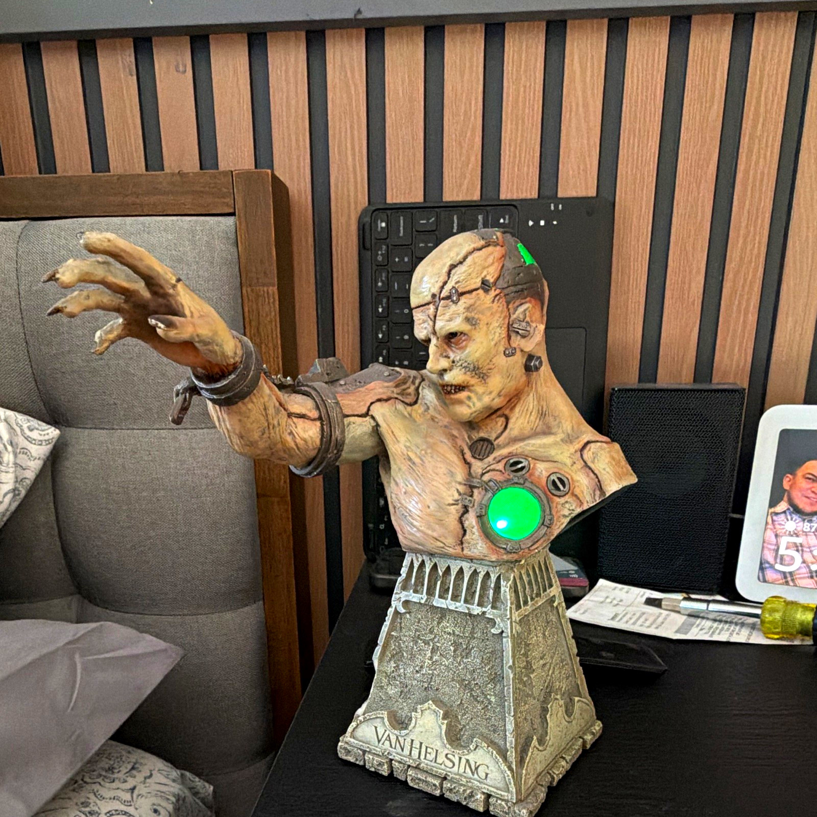 Sideshow Collectibles Van Helsing Frankenstein's Monster Resin Statue Multicolor