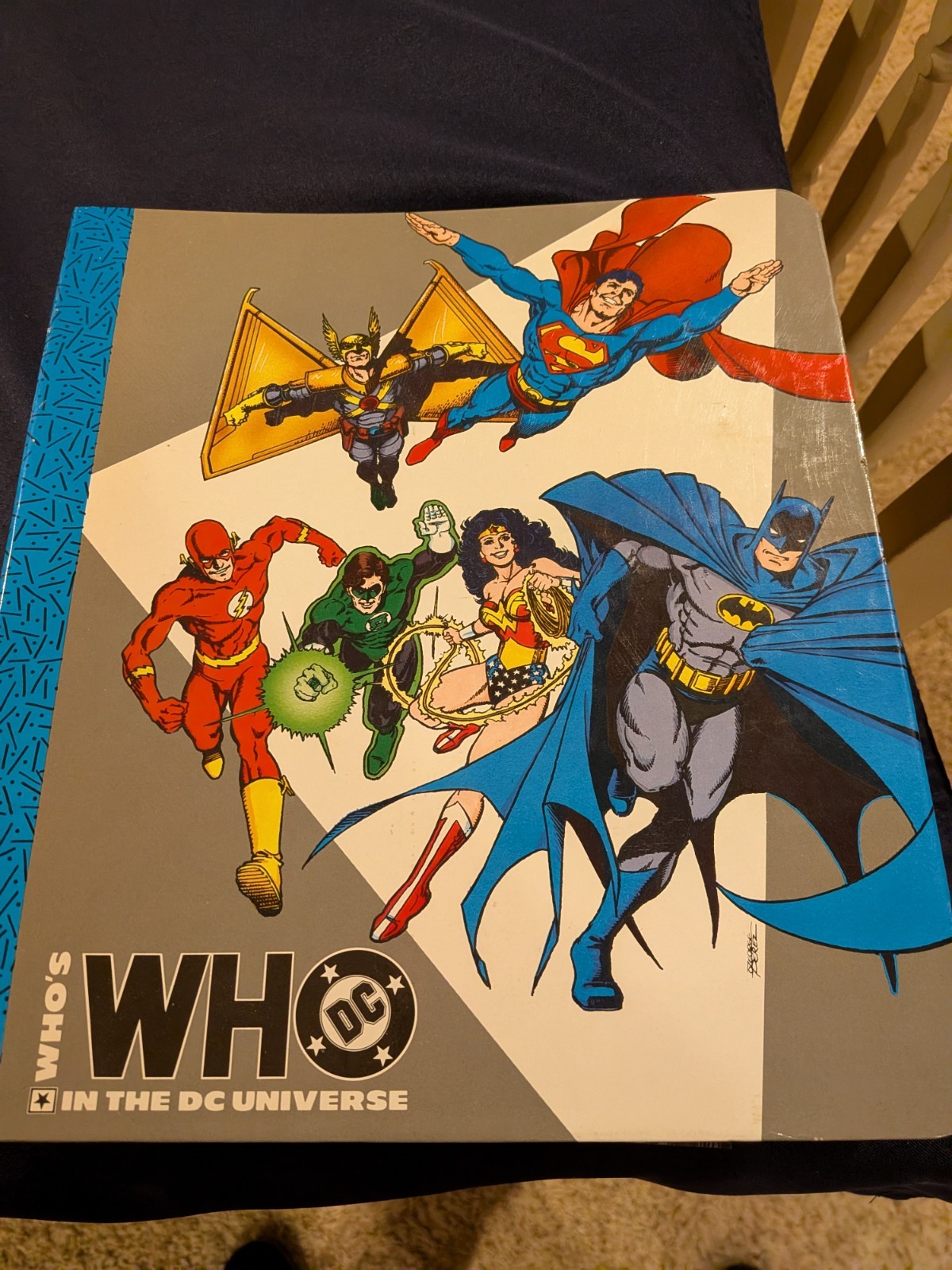 Who's Who In The DC Universe In Binder Vintage plus 200 pages
