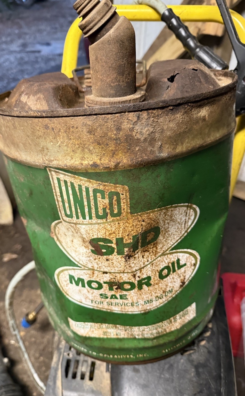 VINTAGE UNICO 5 GALLON MOTOR OIL CAN SHD SPOUT, LID, & HANDLE Farm Find