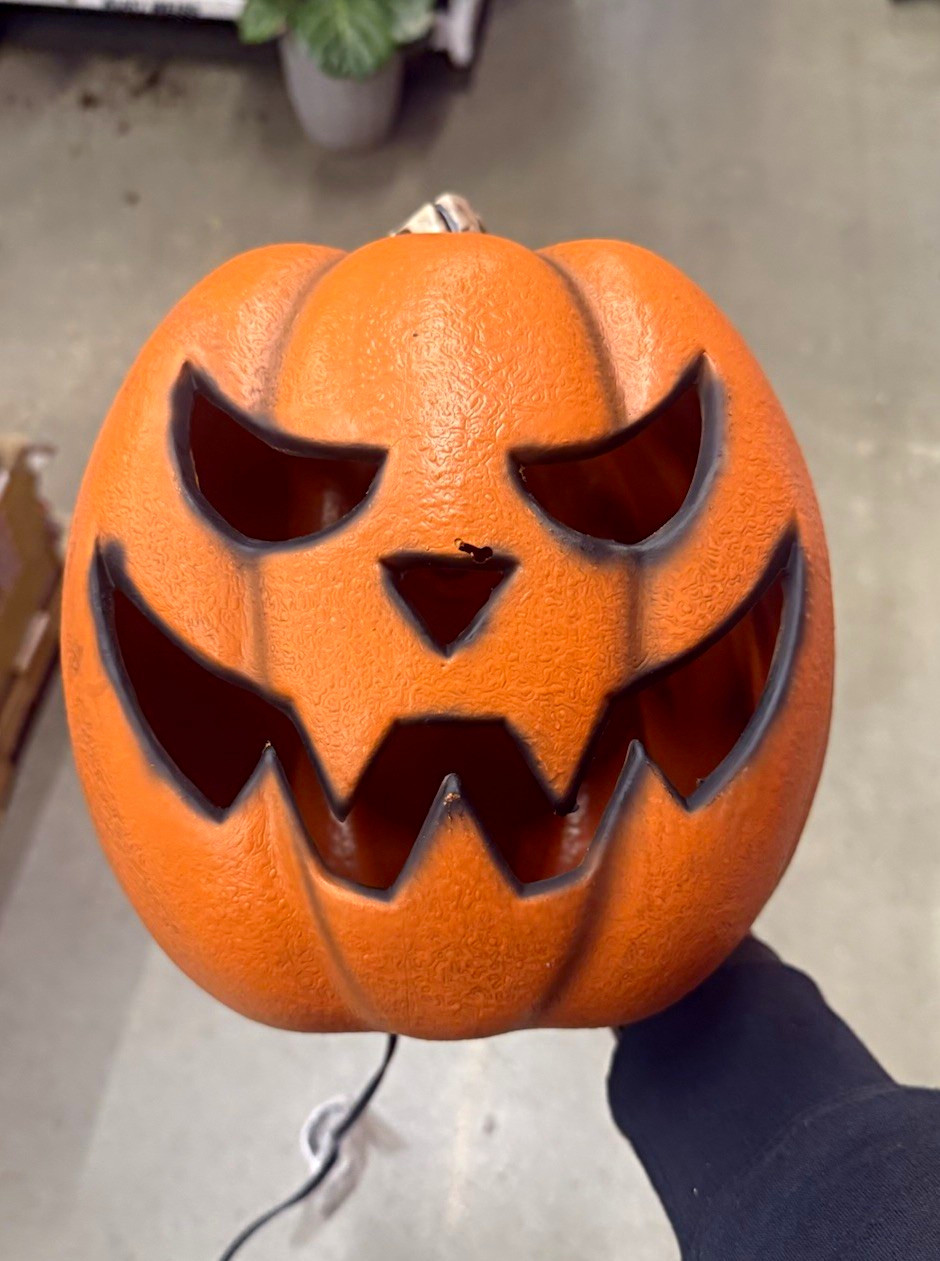 Lighted Jack-O'-Lantern Pumpkin Halloween Decoration Orange/Black Plastic