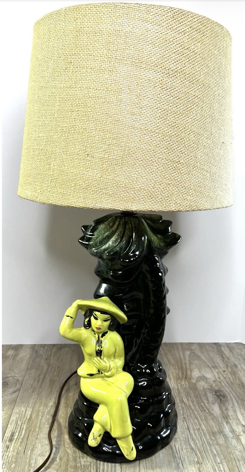 SUPER RARE 1950s Mid-Century Modern Chalkware Asian Figural Table Lamp
