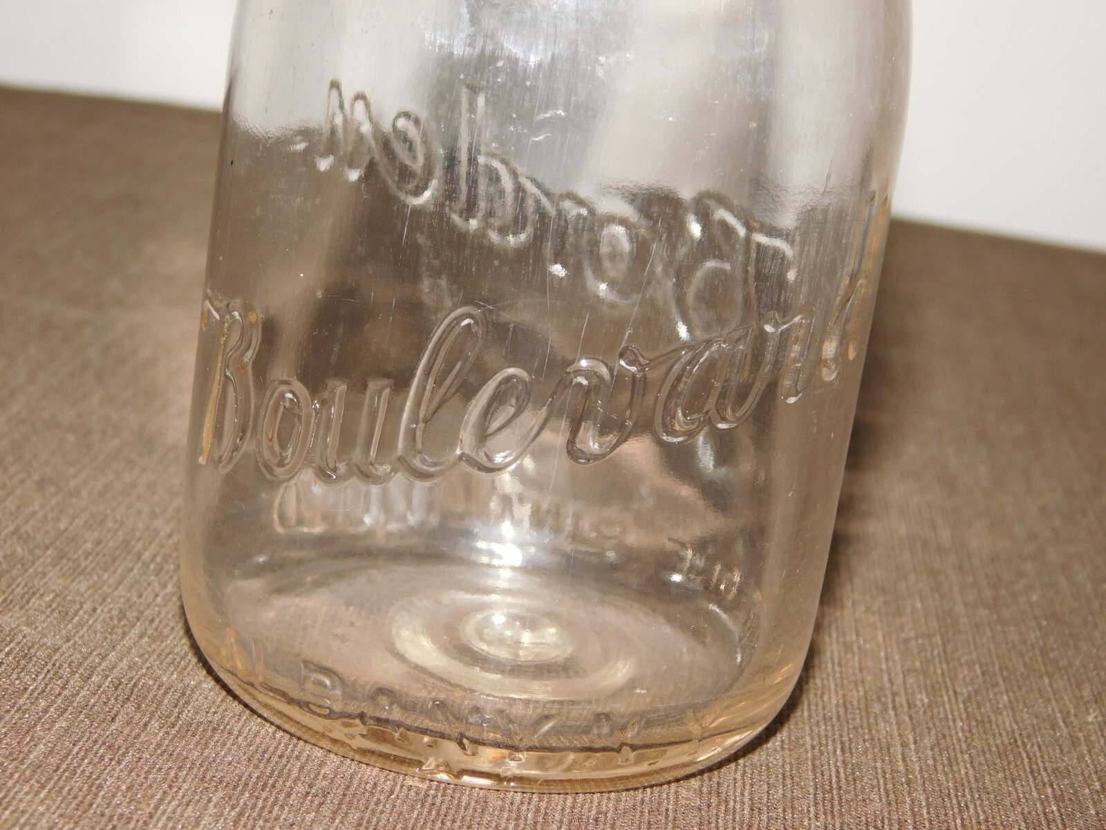VINTAGE 1 ONE PINT  GLASS MILK BOTTLE BORDEN BOULEVARD ALBANY NY