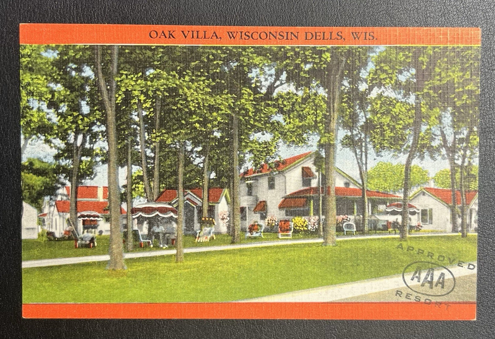 Wisconsin Dells WI Oak Villa Cottages Lodge 1930s AAA Red Border Linen Postcard