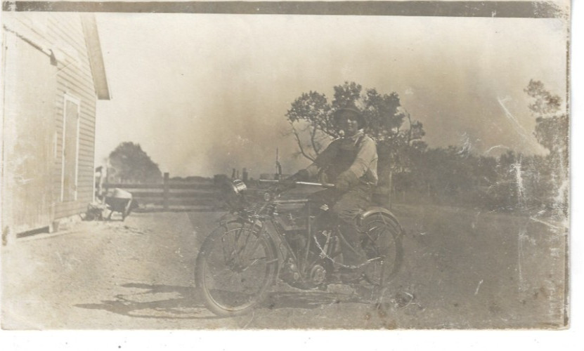 VINTAGE PHOTO EARLY 1910-12 EXCELSIOR AUTO-CYCLE BIKE MOTORCYCLE