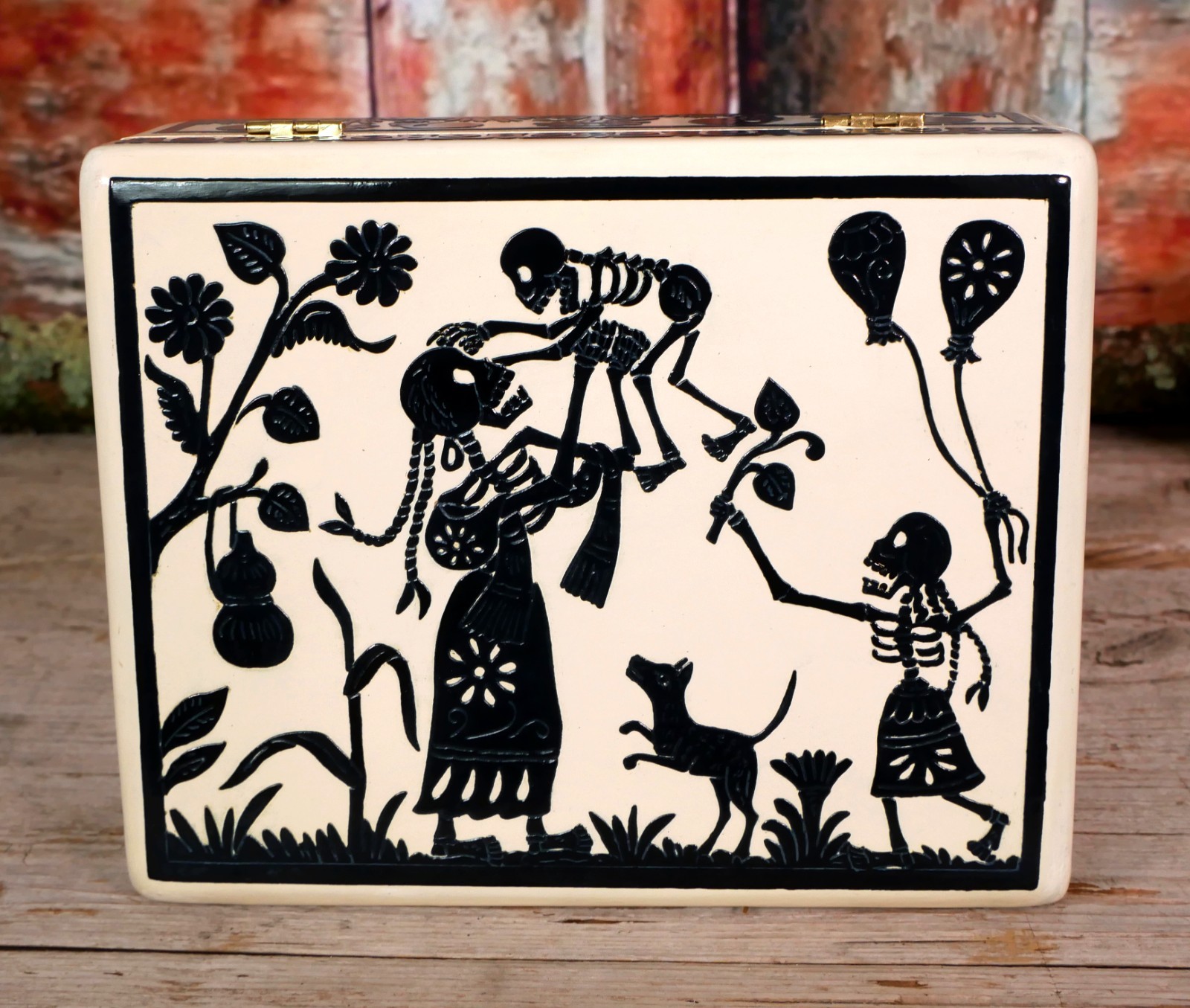 Day of the Dead Handmade Lacquer Box Skeleton Mom & Kids Olinalá Mexico Folk Art