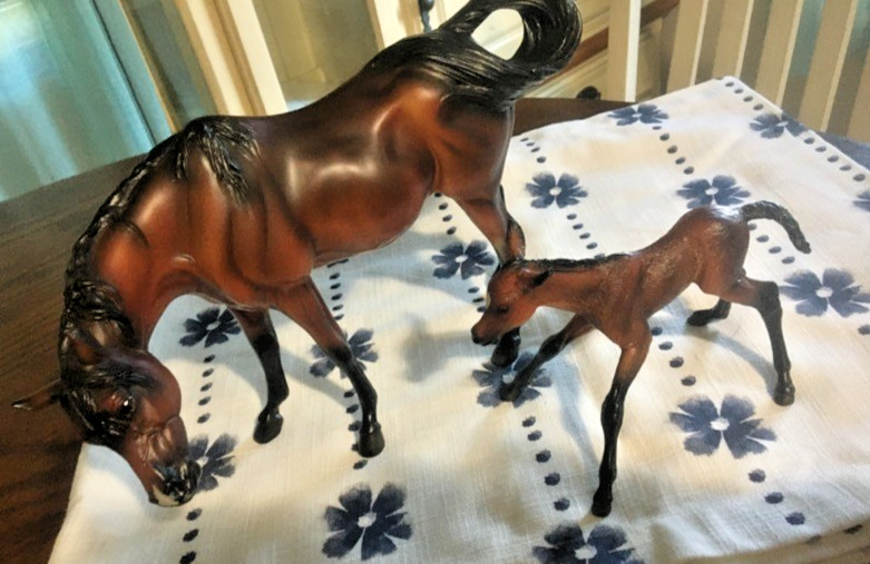 Breyer 2023 Flagship Store SR Mariposa & Flor Bay Suscesion Sr  VGC