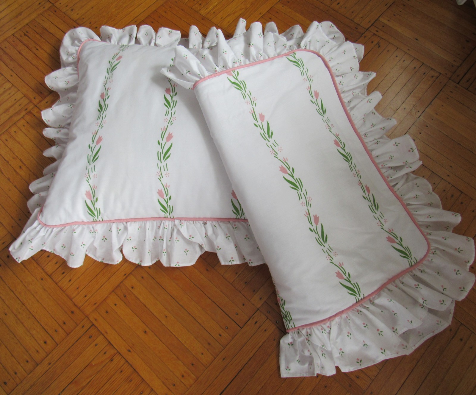 Vintage Laura Ashley Castleberry Two Ruffle Standard Pillow Shams Never Used
