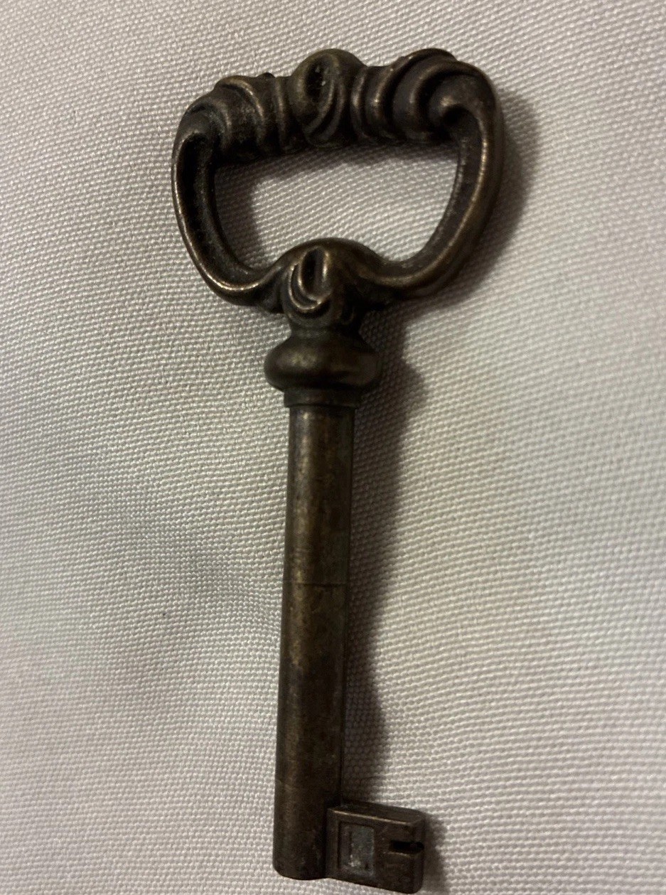 Vintage French Rococo Style Skeleton Latch Door Cabinet Key Ornate Brass 2 3/4”