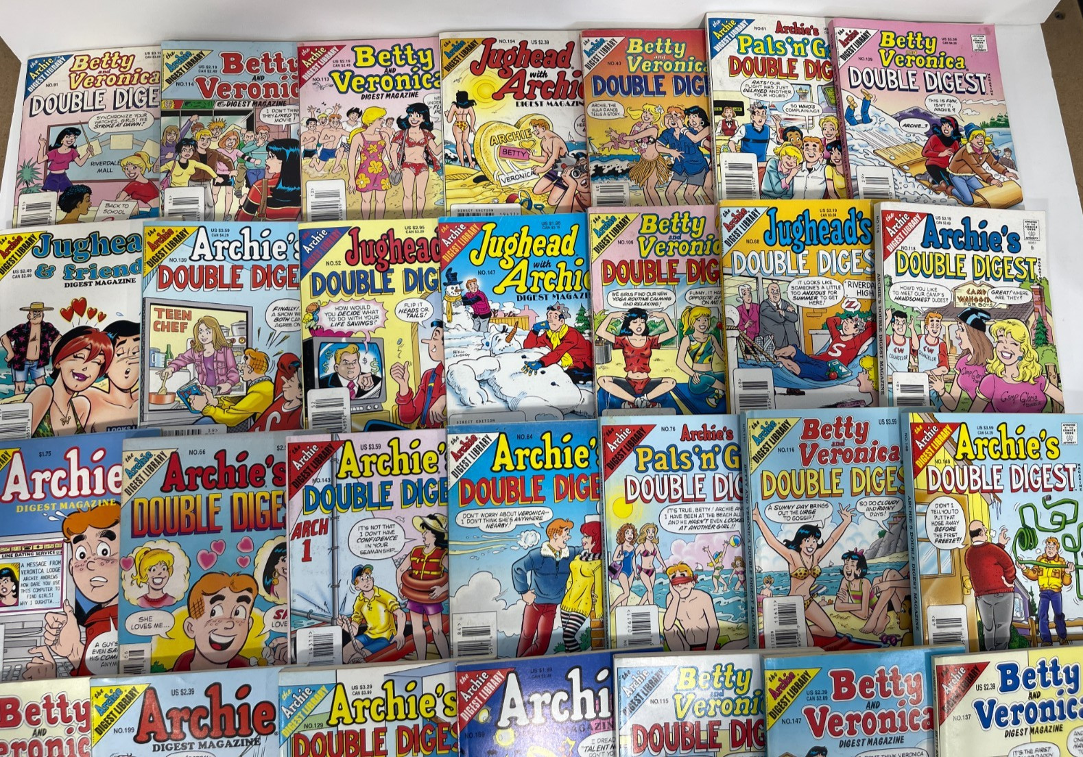 Lot of 38 Archie's Digest Library Vintage Comics Archie Jughead Betty Veronica