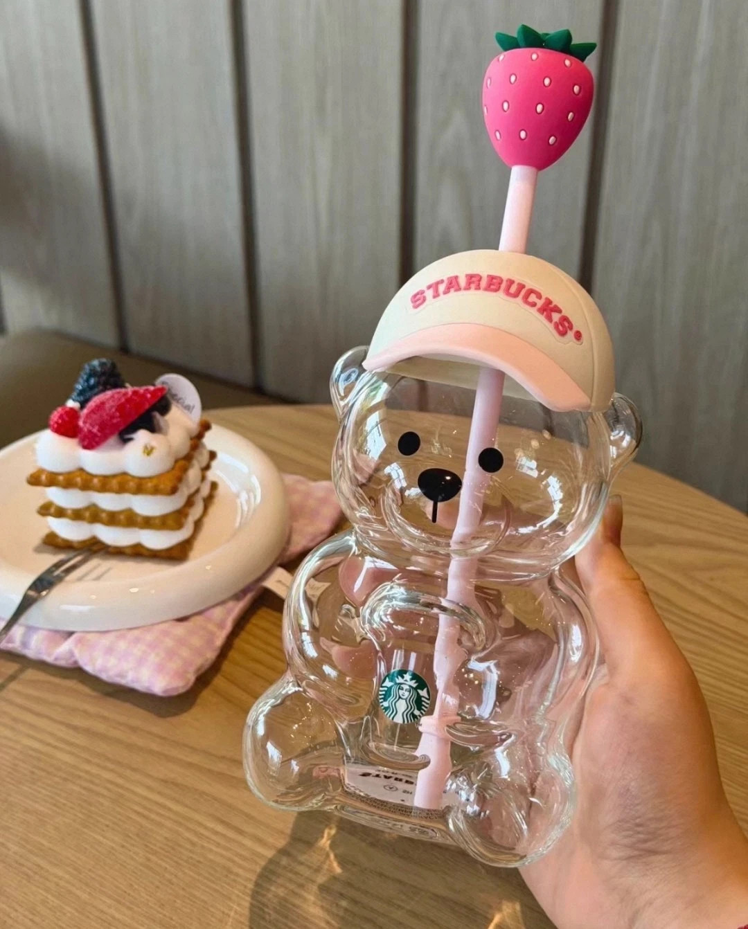 HOT 2026 Starbucks Bearista Bear Cup Tumblers Strawberry Topper Baseball cap
