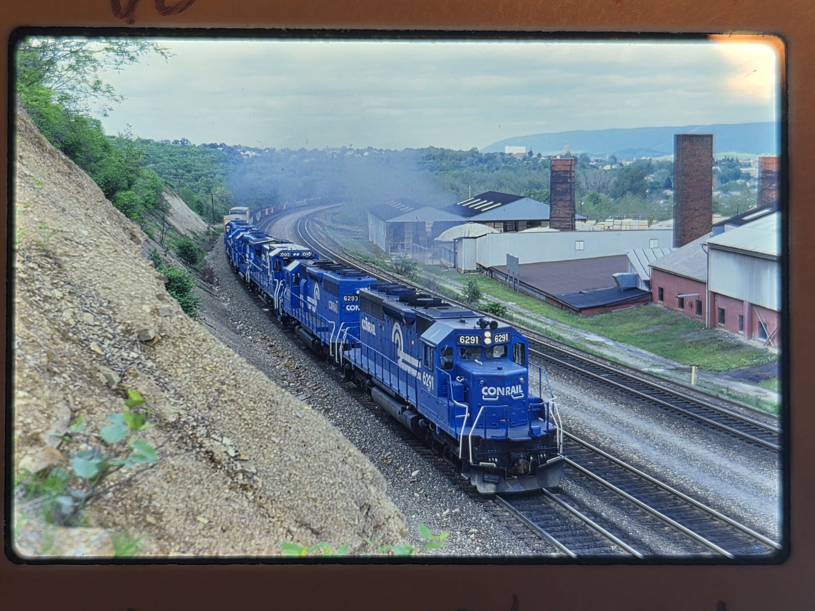 Lot Of 16 KODAK PREMIUM Vintage 35mm Color Slides Conrail Amtrak Misc (CR-53)