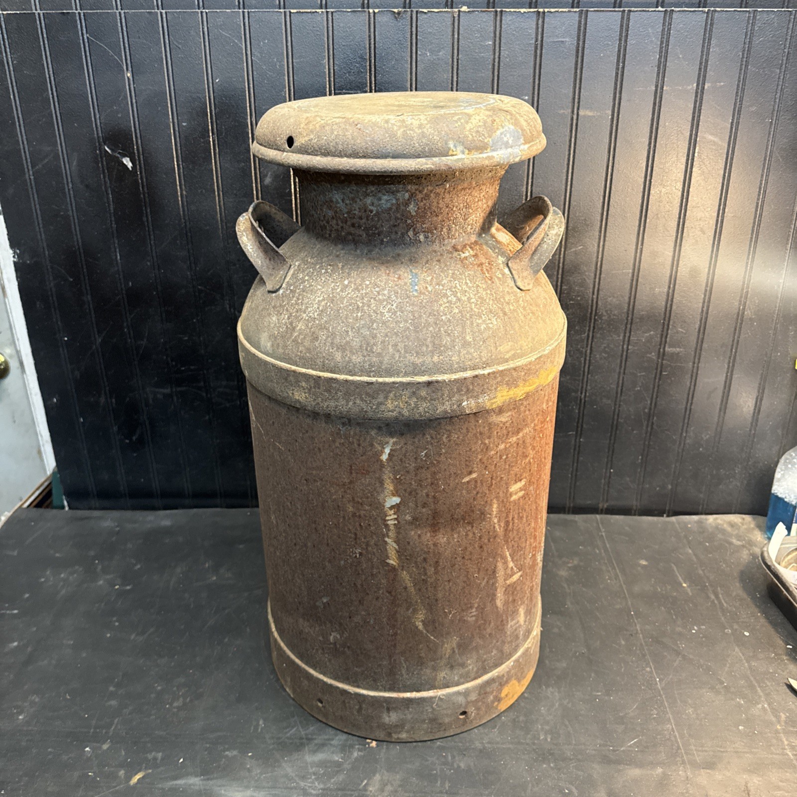 VTG  15 GALLON STEEL  MILK CAN W LID SIDE HANDLE CREAM CAN 
