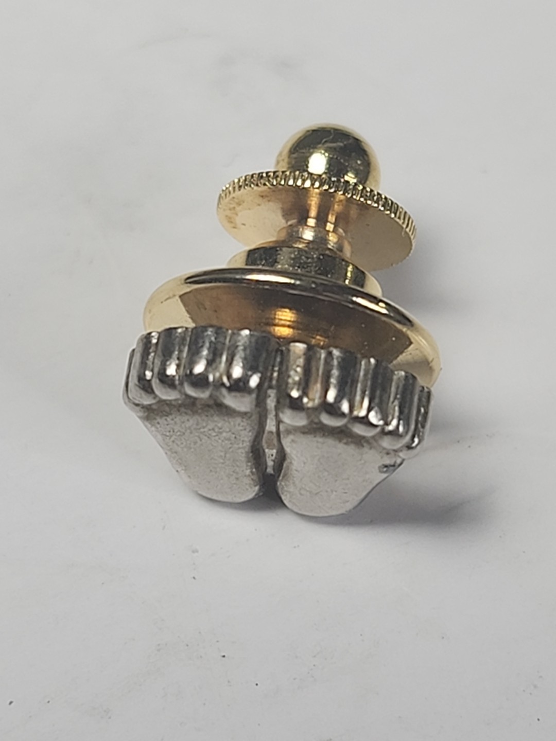 Vtg Tiny Silver Tone Pair of Feet Foot Print Pinback Lapel Newborn Baby Feet Pin