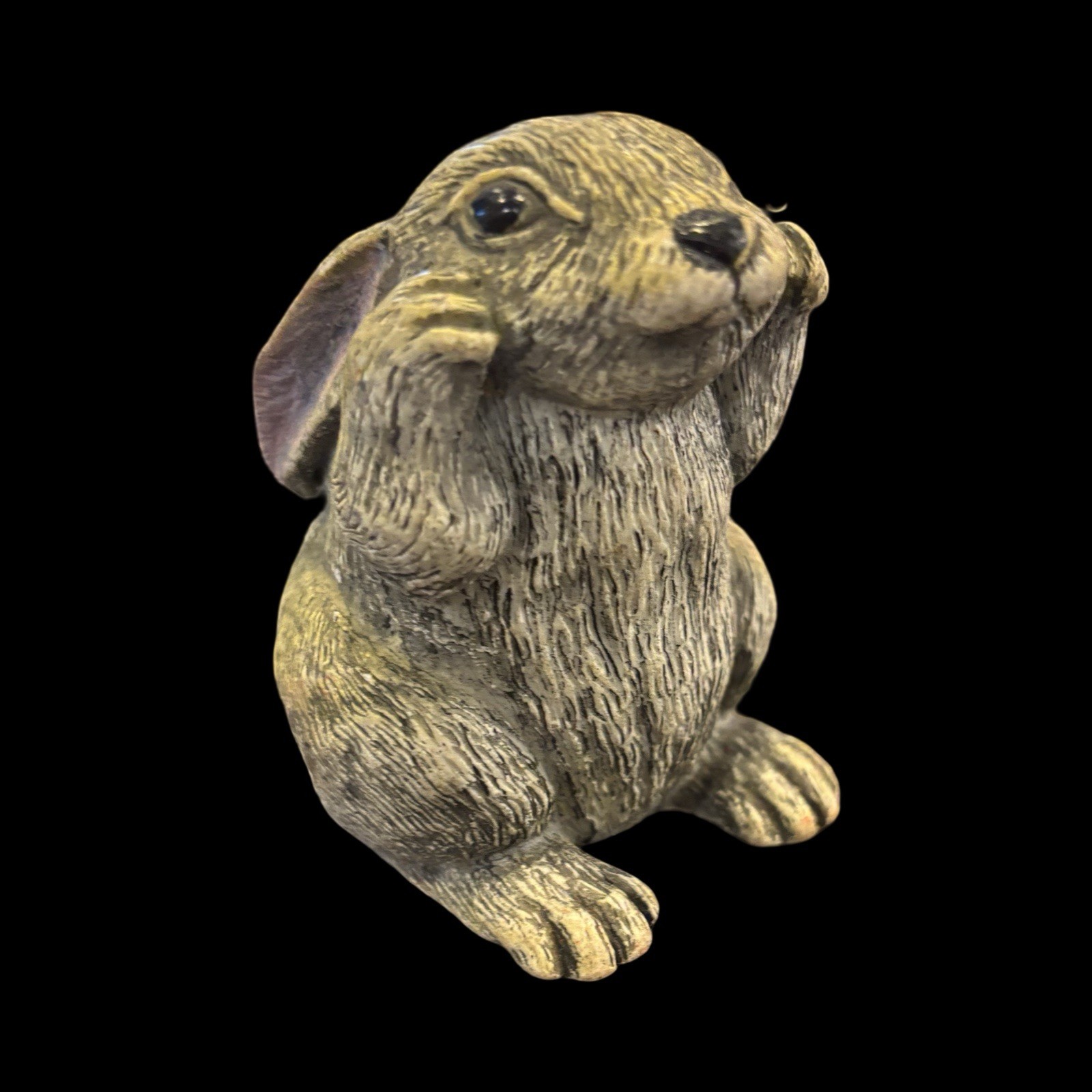 Vintage Bunny Figurine 2.5”
