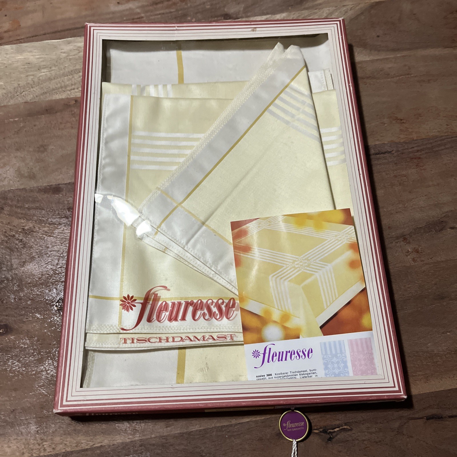 NOS Vintage French Fleuresse Table Cloth And Napkins